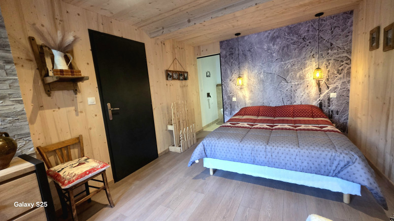 Chambre Romy_Aillon-le-Jeune - © Fauci E. Chambre Romy_Aillon-le-Jeune