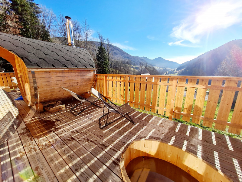 terrasse lodge avec sauna et bain