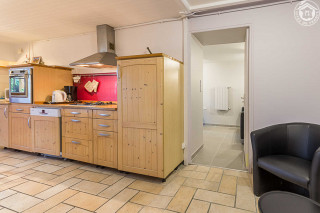 Accès au salon au rdc