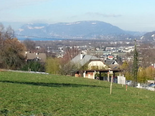 Vue prise du Gîte ; au fond le Lac du Bourget