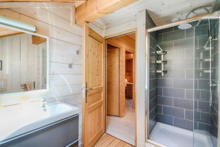 salle de bain à l'étage - © Clévacances salle de bain à l'étage