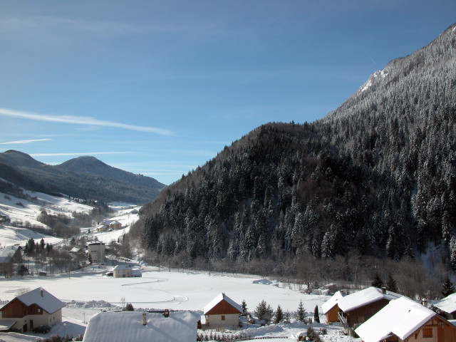 Vue du chalet en hiver