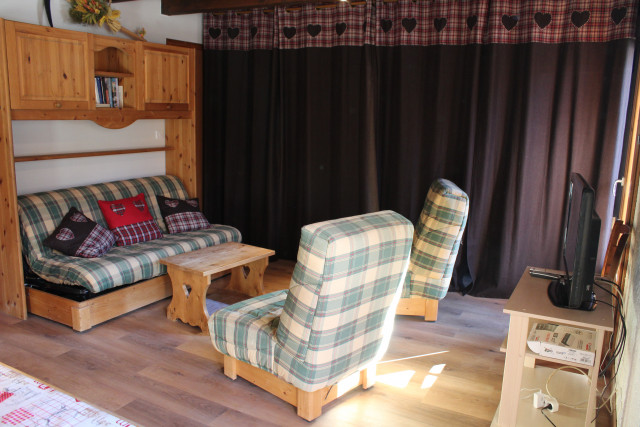 Pièce de vie, séparée couchages