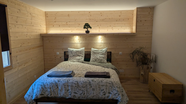 Chambre 1 avec 1 lits 2 places et 1 canapé convertible