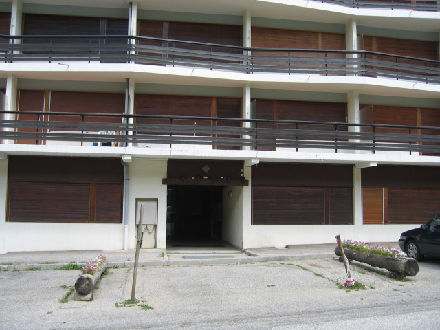 Entrée de l'immeuble Le Fully