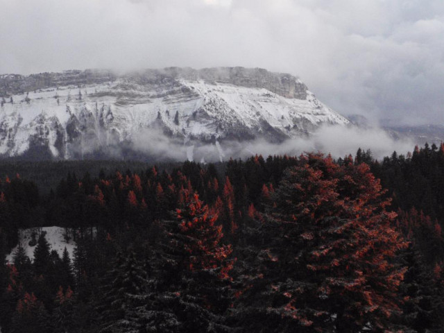 coucher de soleil sur le plateau nordique et le Margeriaz