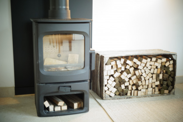 Petit poêle à bois