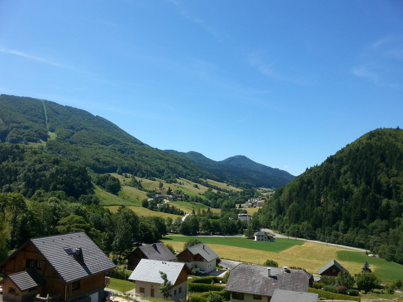 Vue du chalet en été