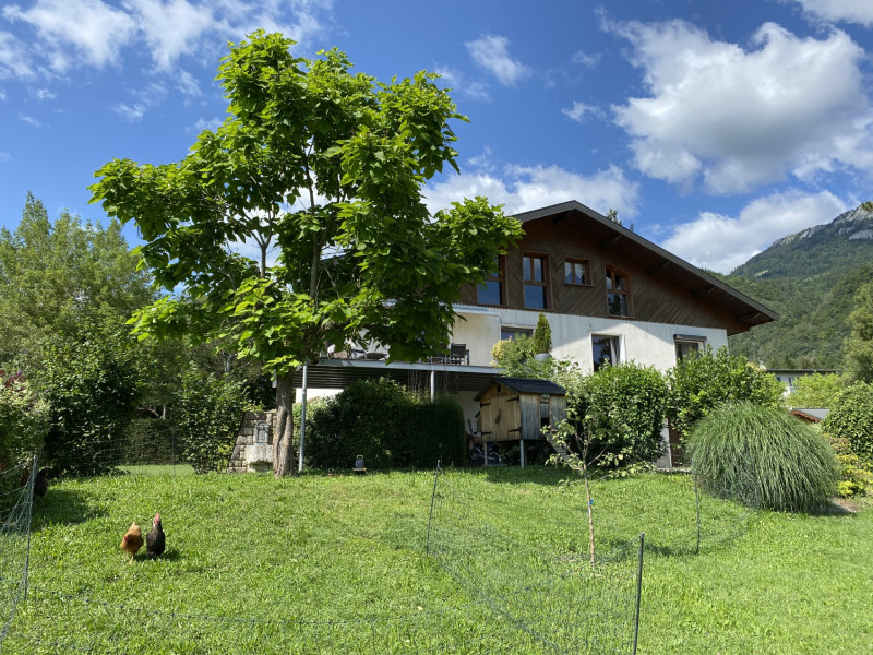 autre vue de la maison en extérieur