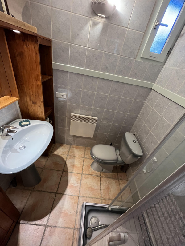 Salle d'eau - Gîte de la Grenette - La Compagnie du Bourg_Le Châtelard Salle d'eau - Gîte de la Grenette - La Compagnie du Bourg_Le Châtelard