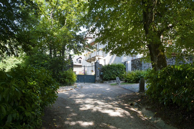 accès au gite et au parking accès au gite et au parking
