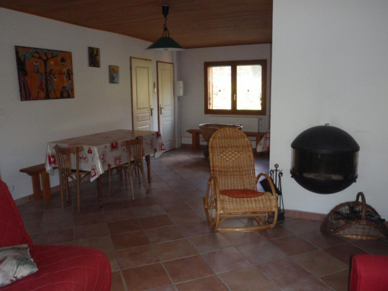 La 2ème table pour jouer, travailler... - © Gîtes de France La 2ème table pour jouer, travailler...