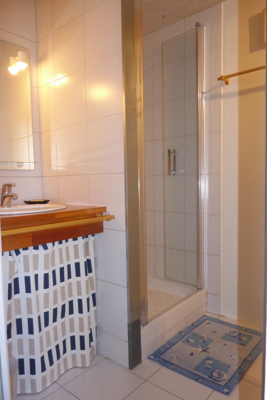 Les frênes_Sainte-Reine - © Jean-Louis BESANÇON et Claudine MONTGELARD Les frênes_Sainte-Reine