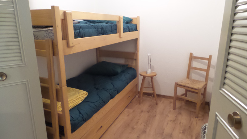 M Niot - © M Niot M Niot