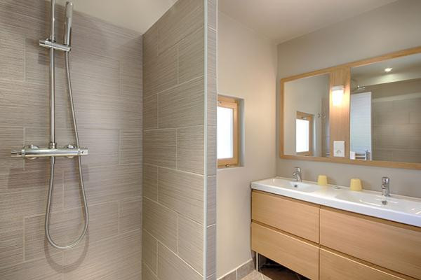 salle de bain au rez de chaussée