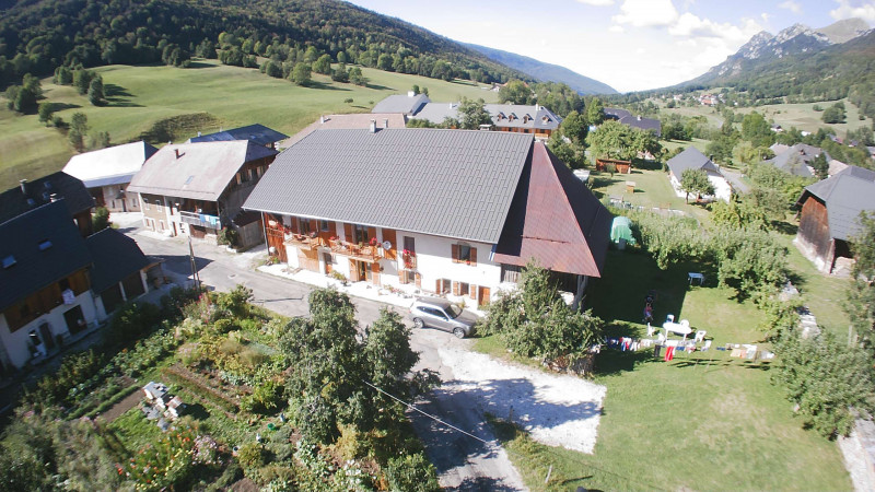 Le rucher de Montpellaz - © Trépier R Le rucher de Montpellaz