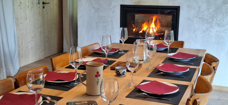 Salle à manger - Gîte des Grands Prés - M. et Mme Renard_Le Châtelard - © Renard Salle à manger - Gîte des Grands Prés - M. et Mme Renard_Le Châtelard
