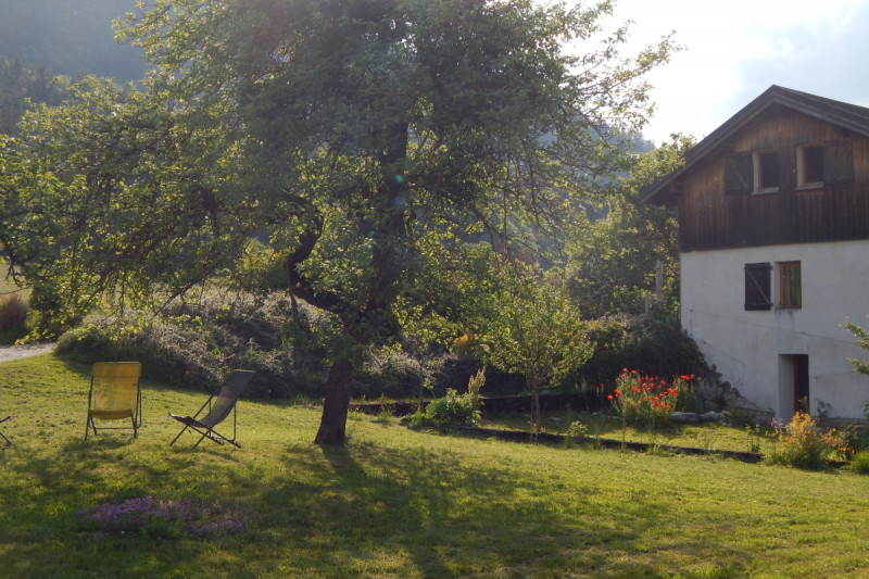 Jardin Gites le Moulin Bauges - © Clévacances Jardin Gites le Moulin Bauges