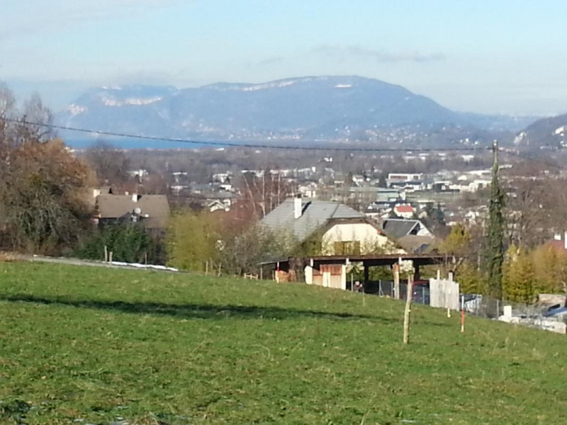 Vue prise du Gîte ; au fond le Lac du Bourget