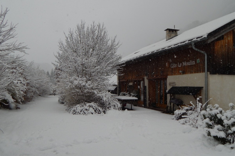 Gite le Moulin sous la neige Massif des Bauges