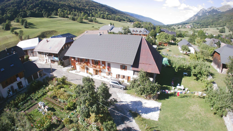 Le rucher de Montpellaz - © Trépier R Le rucher de Montpellaz
